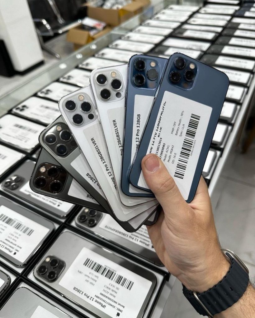 iPhone Liquidation Pallets