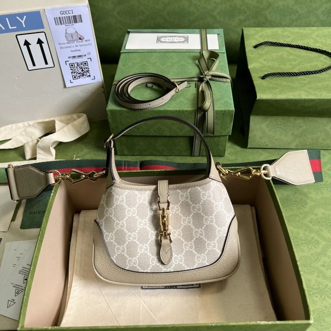 Buy Gucci Liquidation Pallets(50 Designer Handbags -$395) - Image 3